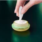 Shiseido Future Solution LX Legendary Enmei Ultimate Radiance Eye Cream 15ml - 2